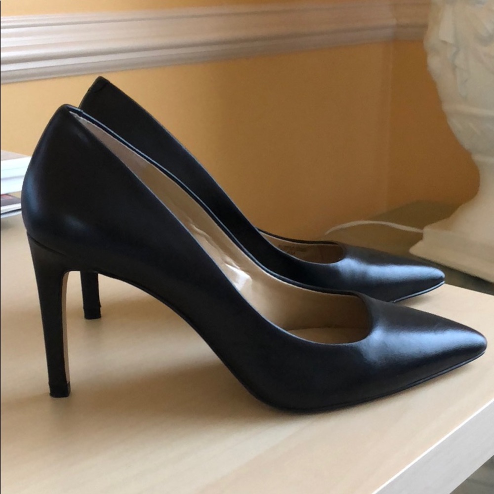 ANN TAYLOR HEELS